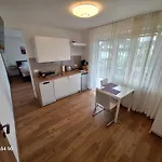 Petek Apartament