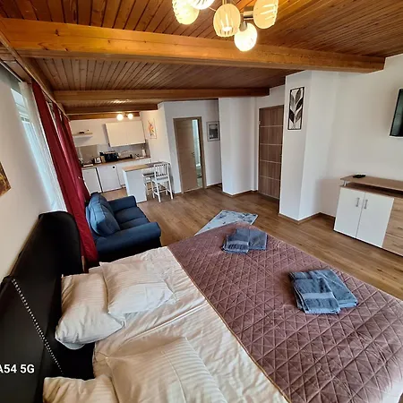 Petek Apartment